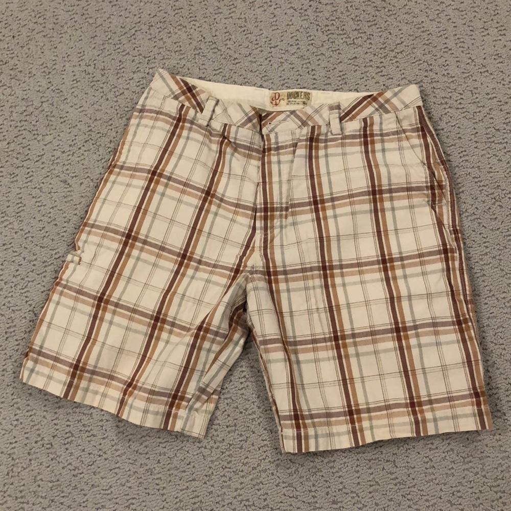 Dockers men’s cream plaid shorts 🤩
